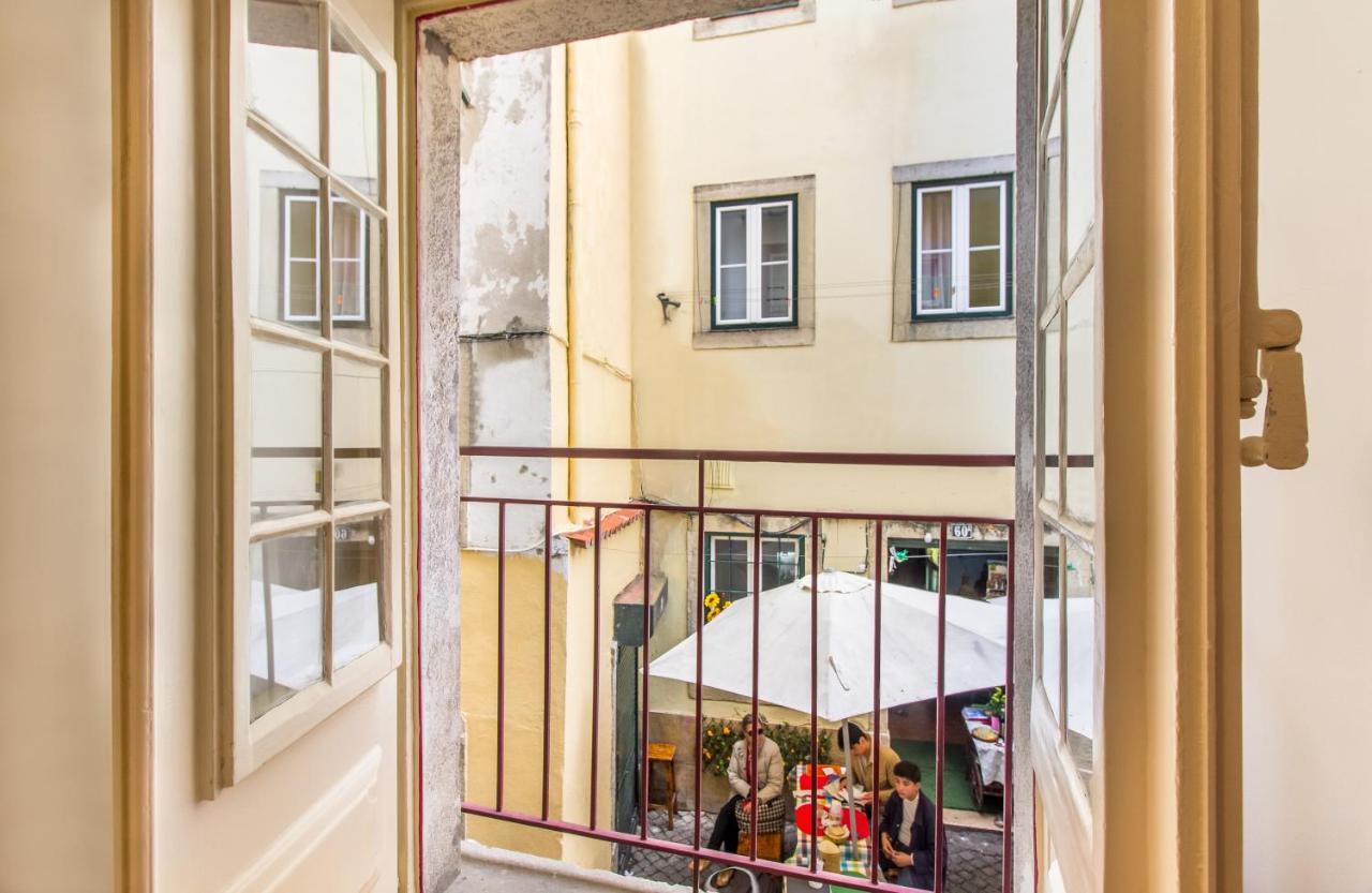 Guest Inn Alfama Apartments Lisbona Esterno foto